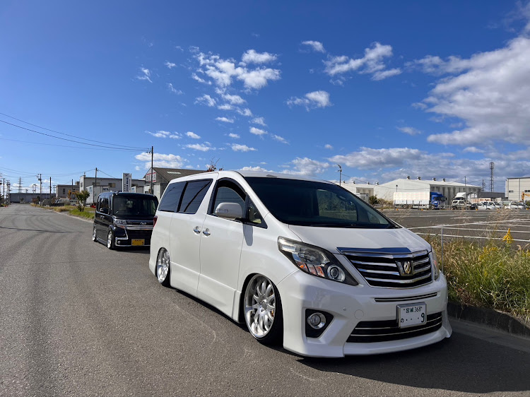アルファードの070塗装剥がれ・DIY・自家塗装・素人塗装に関するカスタム事例の投稿画像1枚目