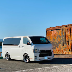ハイエースバン TRH200V