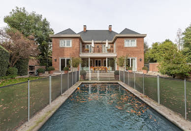 Maison avec jardin et terrasse 1