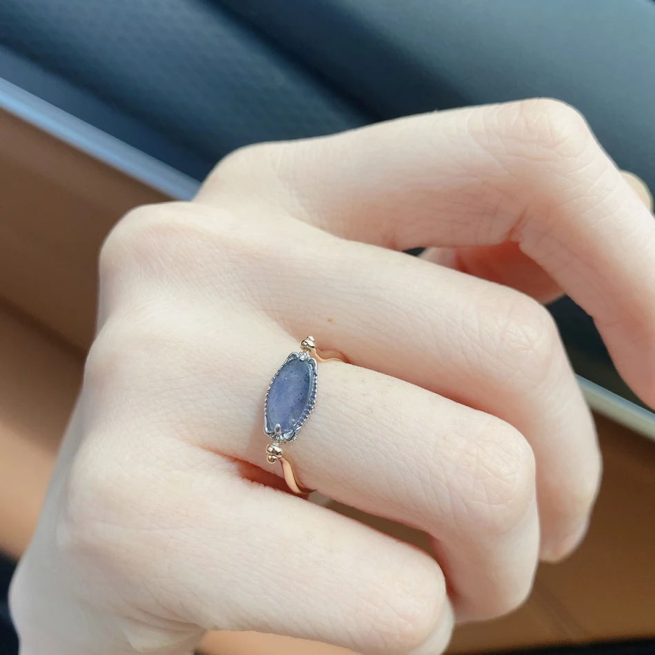 Natuurlijke cordieriet omkeerbare ring, dubbelzijdig. Draag twee looks in één ring, voor diverse stijlen en gelegenheden.