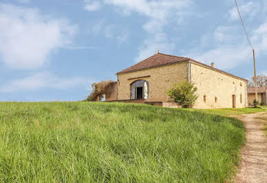 Maison avec piscine et terrasse 8