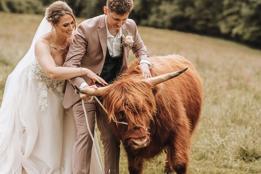 Jurufoto perkahwinan Hannah Wilde (wilde). Foto pada 1 Julai 2022