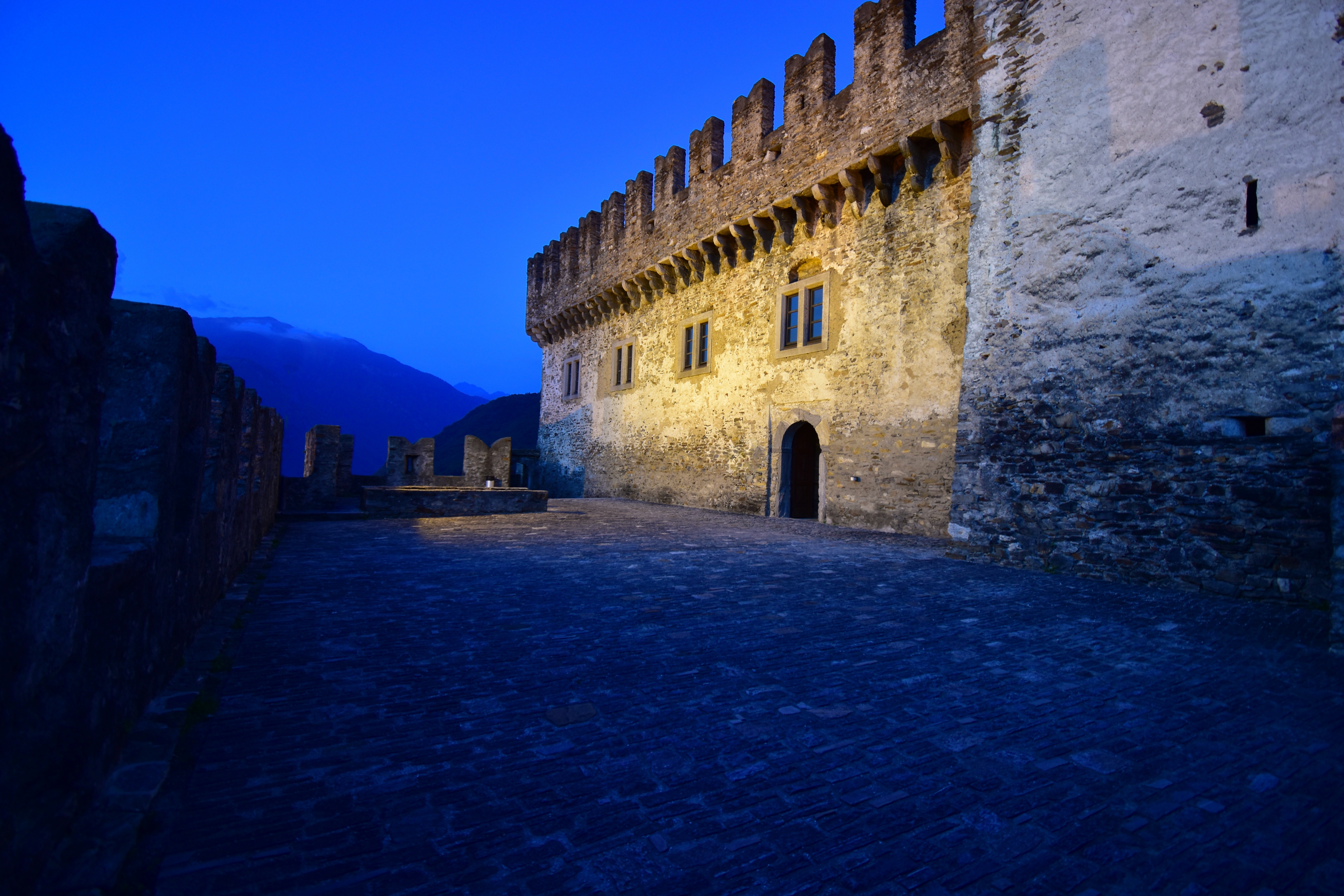 Sasso Corbaro nel blu di elisabettaZürcherbruschi