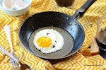 How to Cook Perfect Sunny-Side Up Eggs was pinched from <a href="https://www.easyanddelish.com/cook-perfect-sunny-side-up-eggs/" target="_blank" rel="noopener">www.easyanddelish.com.</a>