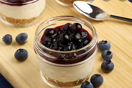 Vanilla Blueberry Cake In Jar [1 Piece]