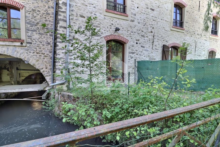 Vente immeuble 23 pièces 600 m² à Saclas (91690), 1 612 000 €