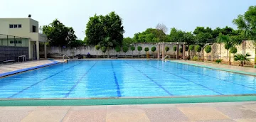 best-swimming-classes-delhi-friendsswimmingacademy_image