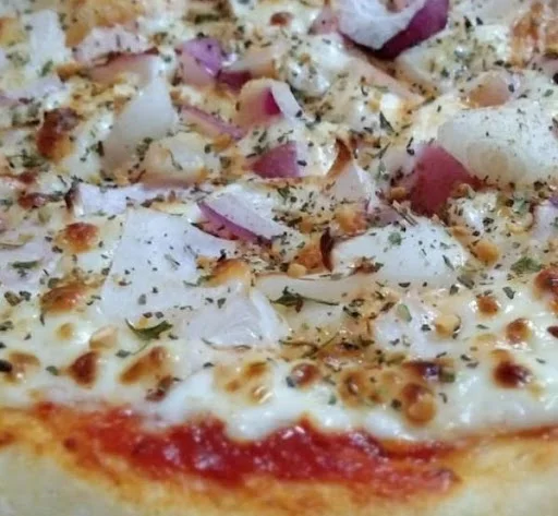 Onion Cheese Pizza