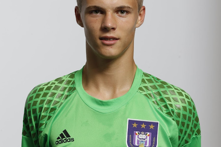 Formé à Anderlecht, le jeune Maxime Delanghe signe un nouveau contrat au PSV 