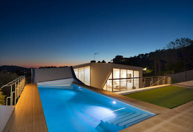 Villa with pool and terrace 3