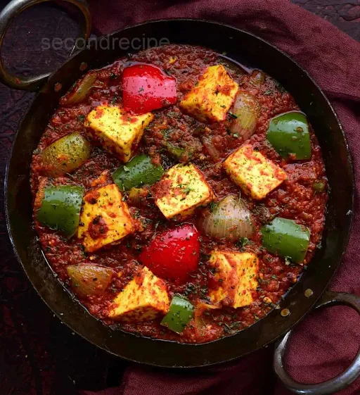 Kadai Paneer With 2 Lachha Paratha