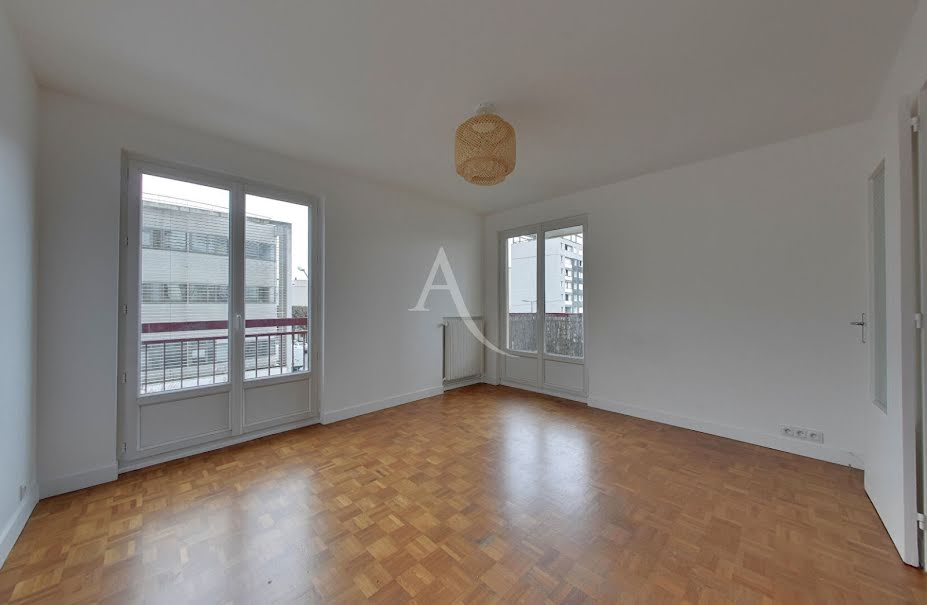 Location  appartement 1 pièce 32.48 m² à Montreuil (93100), 745 €