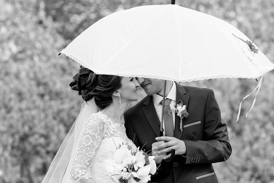 Fotógrafo de casamento Anastasiya Batina (nastenzya). Foto de 26 de julho 2017