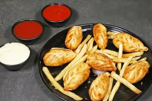Veg Spicy Fried Momos [8 Pieces] With 2 Chocolate Brownie Shake