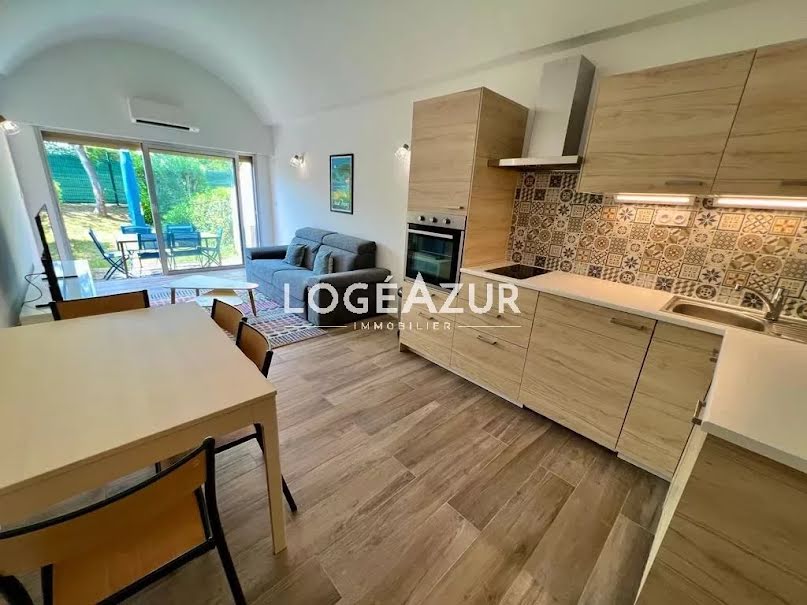 Location meublée appartement 2 pièces 41 m² à Antibes (06600), 850 €