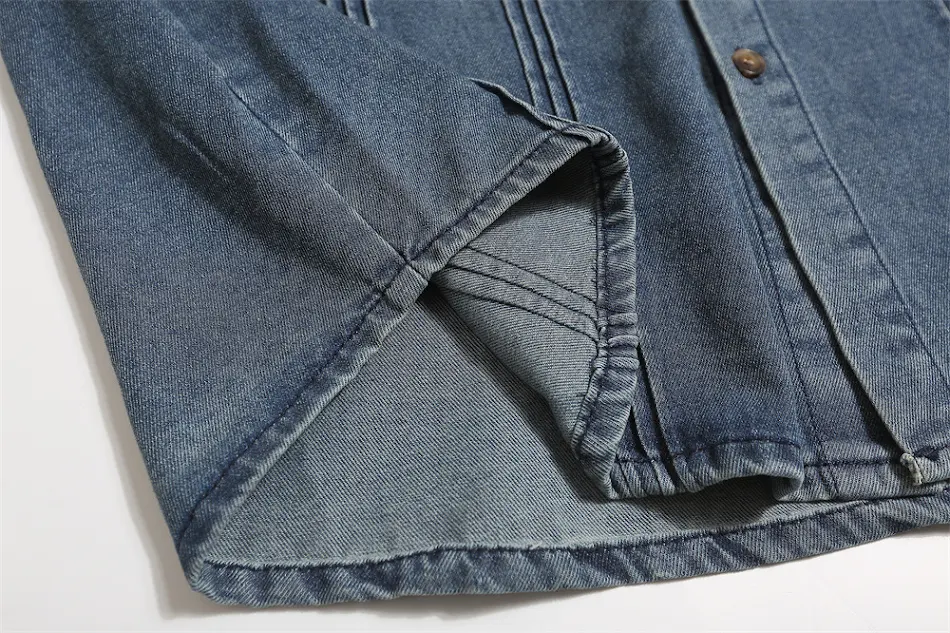 Geborduurde denim korte mouwen shirt voor heren. Comfort en stijl voor de zomer. Ideaal voor een casual en moderne look.