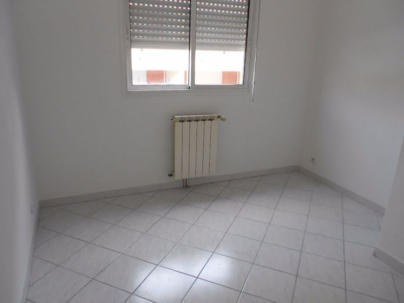 Location  appartement 1 pièce 37 m² à Nimes (30000), 475 €