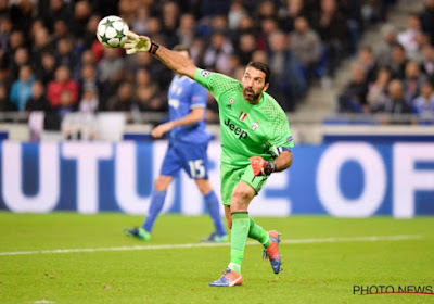 VIDEO: Weergaloze Buffon kan het nog steeds!