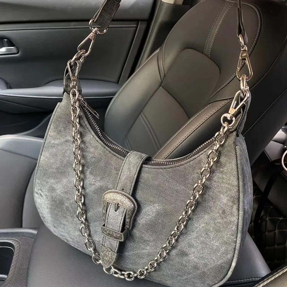 Niche retro lančana platnena torba za rame sa naprednom teksturom, svestrana crossbody. Savršena za svaku priliku i kombinaciju.