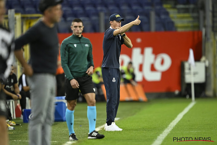 Une pelouse en sale état à Anderlecht ? Brian Riemer s'explique après les critiques de l'Union