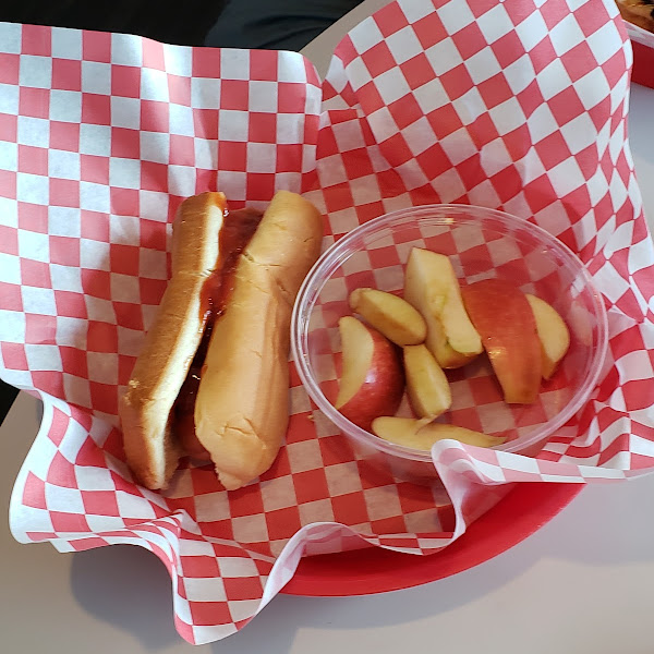 Hot Dog and apple slices