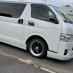 ハイエースバン GDH206V