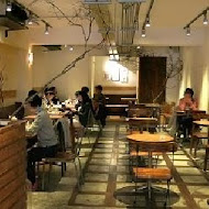 Fujin Tree Cafe 富錦樹咖啡