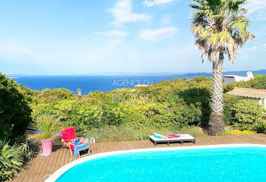 Propriété avec piscine en bord de mer 2