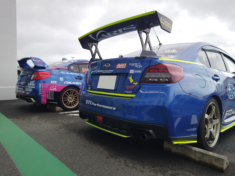 WRX STIの蛍光イエロー・自然に溶け込む⁉️・こっそりリニューアル計画中🙊・ニュルブルクリンク・レプリカに関するカスタム事例の投稿画像1枚目