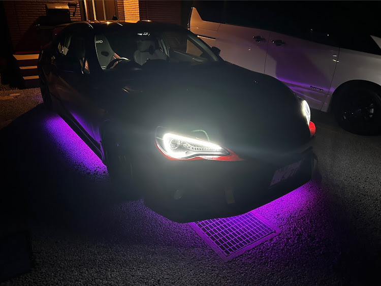 86の86BRZオーナーさんと繋がりたい・車好きと繋がりたい・アンダーネオン・どれがお好み？に関するカスタム事例の投稿画像1枚目