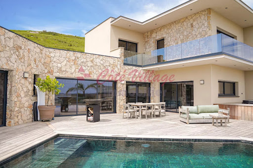 Villa 2