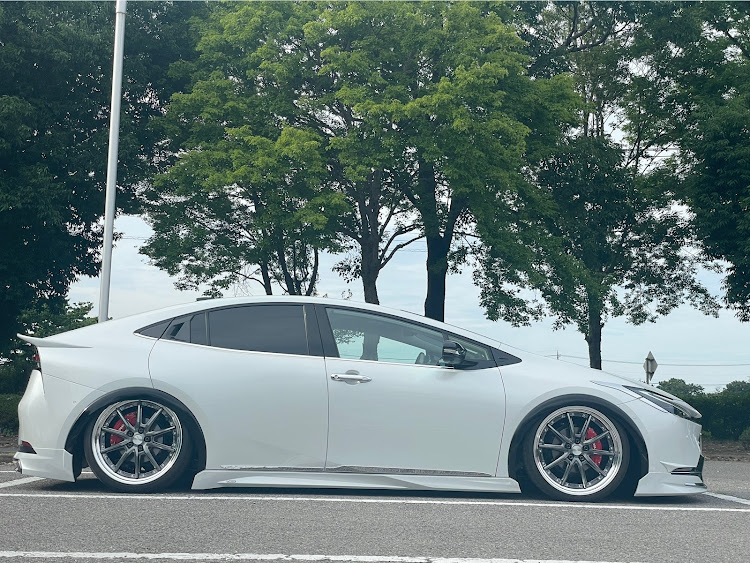 プリウスのスモークフィルム施工・仲の良い繋がりは大切にしたい😃・Grand Blaze Racing・GB'R・7月28日みんプリ60全国オフでお会いしましょう！に関するカスタム事例の投稿画像2枚目