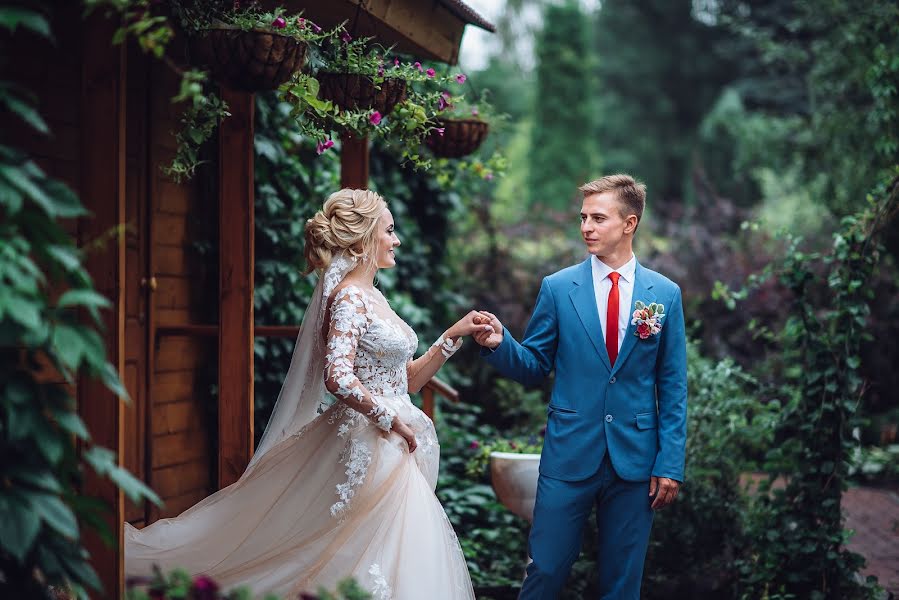 Wedding photographer Aleksandr Larshin (alexfotolove). Photo of 12 February 2019