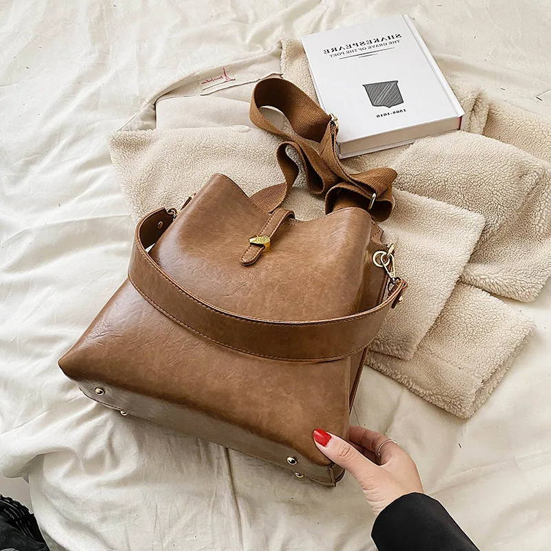 Veelzijdige INS dames crossbody tas Nieuwe mode Ruime tas, ideaal voor dagelijks gebruik en een modieuze uitstraling, perfect voor elke outfit