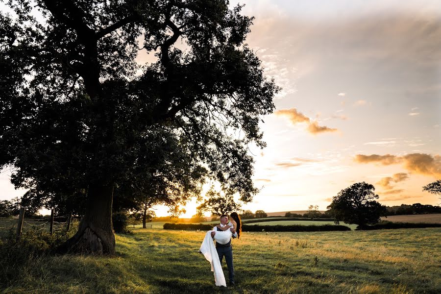 Wedding photographer Laura Richards (laurajayne). Photo of 30 August 2019