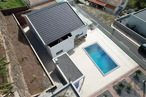 House with pool and terrace 2