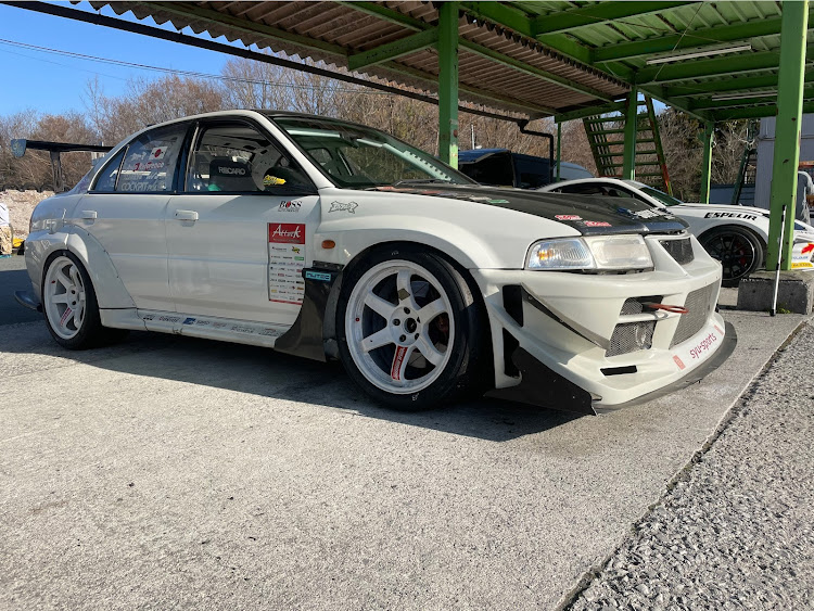 ランサーエボリューションの備北サーキット・初めての走行・ダンロップラジアル・285/35-18に関するカスタム事例の投稿画像5枚目