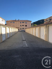 parking à Sisteron (04)