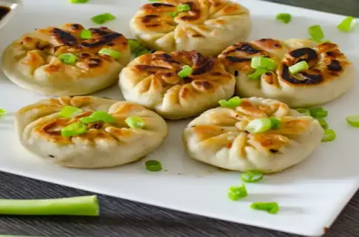 Paneer Pan Fried Momo [8 Pcs]