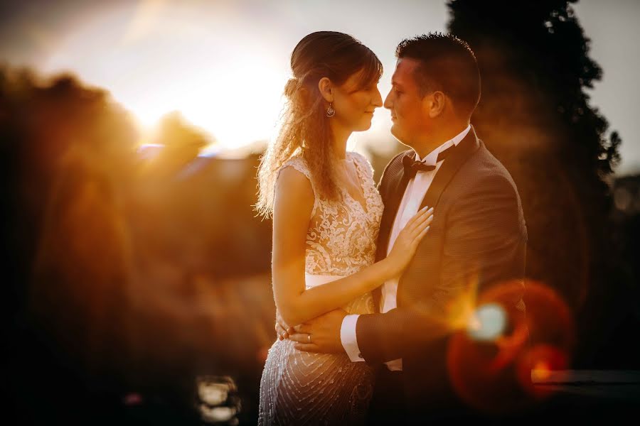 Fotografer pernikahan Florian Nenciu (hdyztee). Foto tanggal 16 Maret 2022