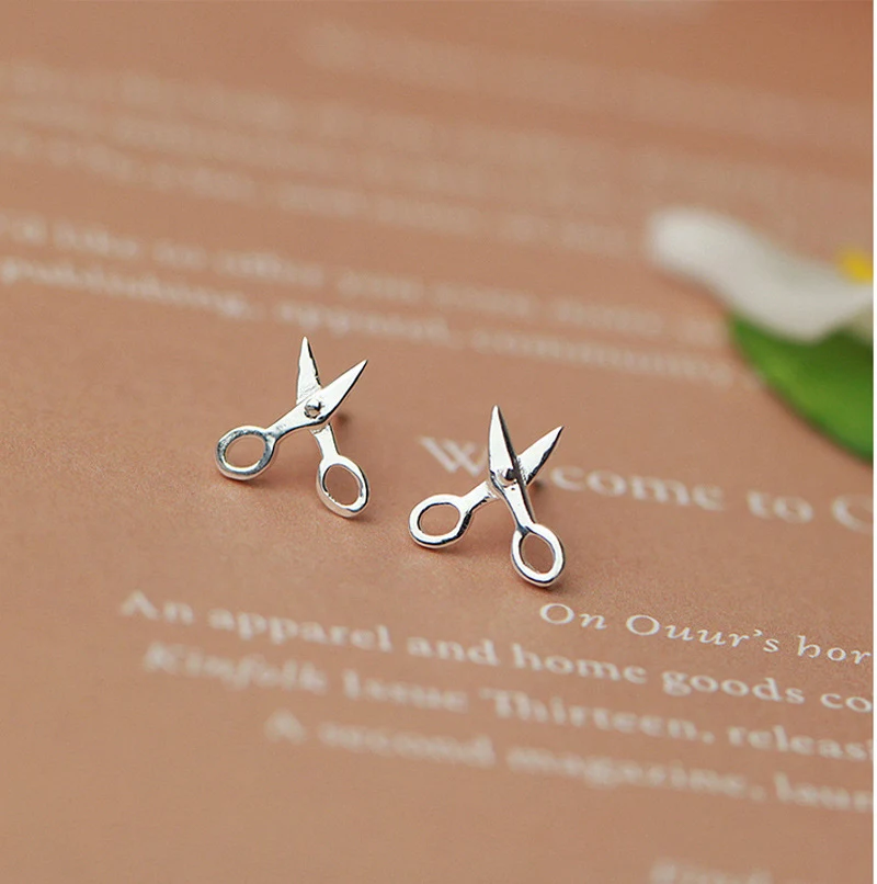 925 STERLING CUTE Kleine Schaar ZILVEREN OORBELLEN. Schattige zilveren oorbellen. Fijne sieraden voor dames. Leuke oorbellen voor een subtiele look.