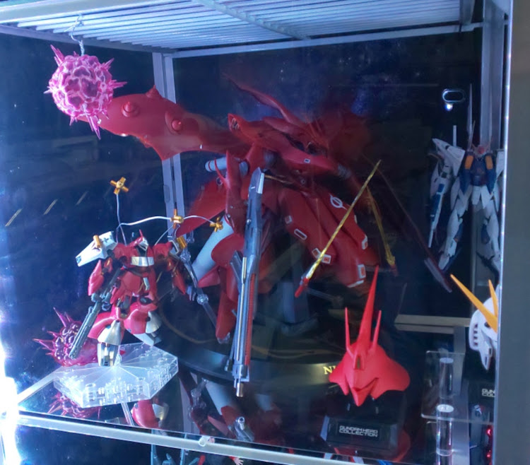 スイフトのスマホを買いにいっただけなのに・ガンダム・ナイチンゲール・ヤクトドーガに関するカスタム事例の投稿画像2枚目