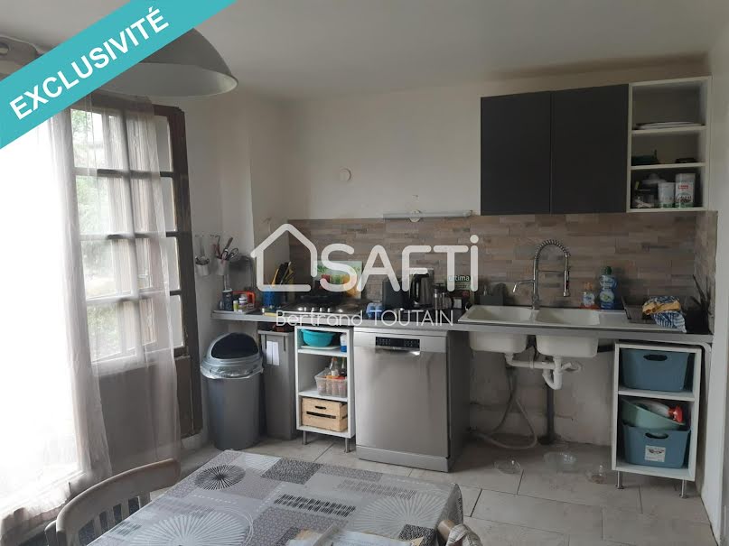 Vente maison 6 pièces 135 m² à Saint-Hilaire-du-Harcouët (50600), 115 000 €