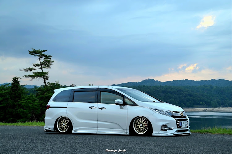 オデッセイのAdmiration COMPLETE・ACC airrunner・低くなさそうで低い、着地する車・香川県・満濃池よりに関するカスタム事例の投稿画像2枚目