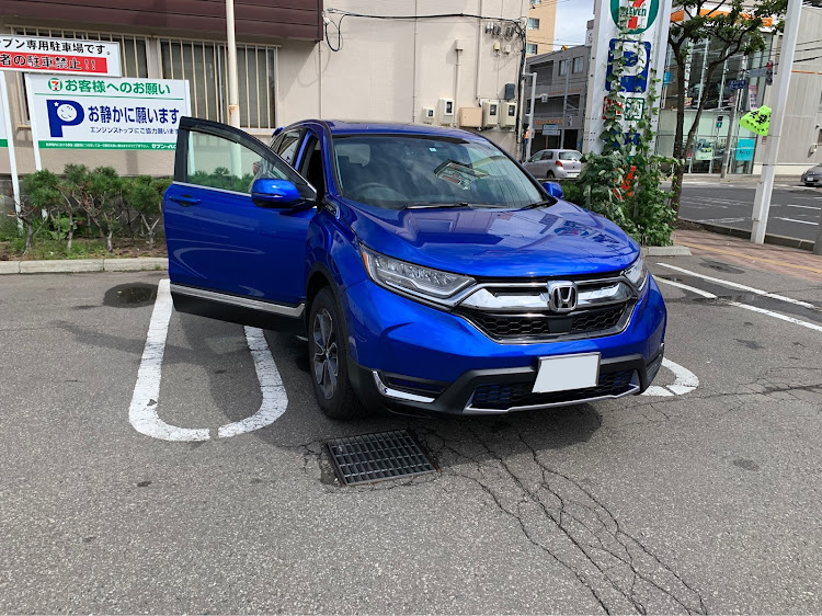 CR-Vのプレミアムクリスタルブルー・メタリック・青・ブルーに関するカスタム事例の投稿画像1枚目