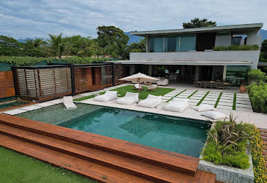 House with pool 7