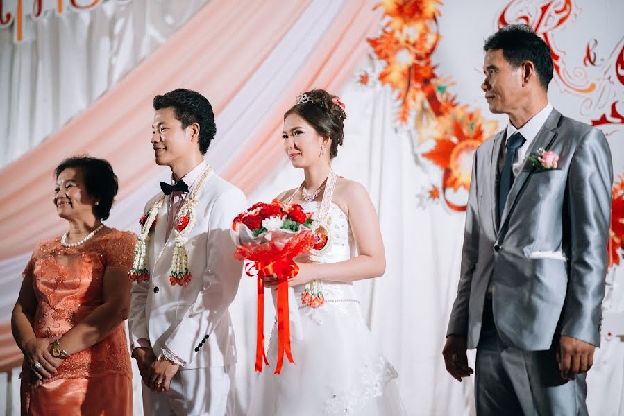 Fotógrafo de bodas Sutiporn Samart (suttiphan). Foto del 7 de septiembre 2020