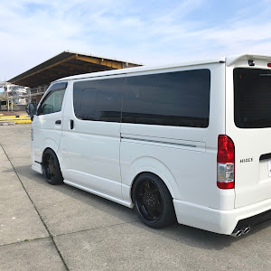 ハイエースバン TRH200V