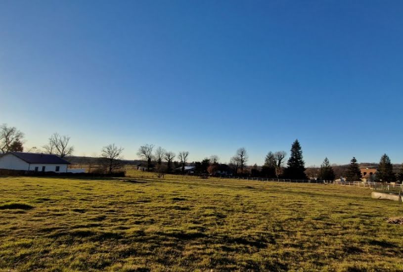  Vente Terrain à bâtir - 678m² à Saint-Paul-des-Landes (15250) 