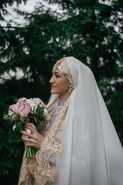 Wedding photographer Regina Kalimullina (reginanv). Photo of 17 June 2019